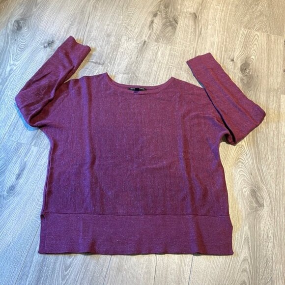 Boxy Round neck purple sweater with side slits - Picture 2 of 7